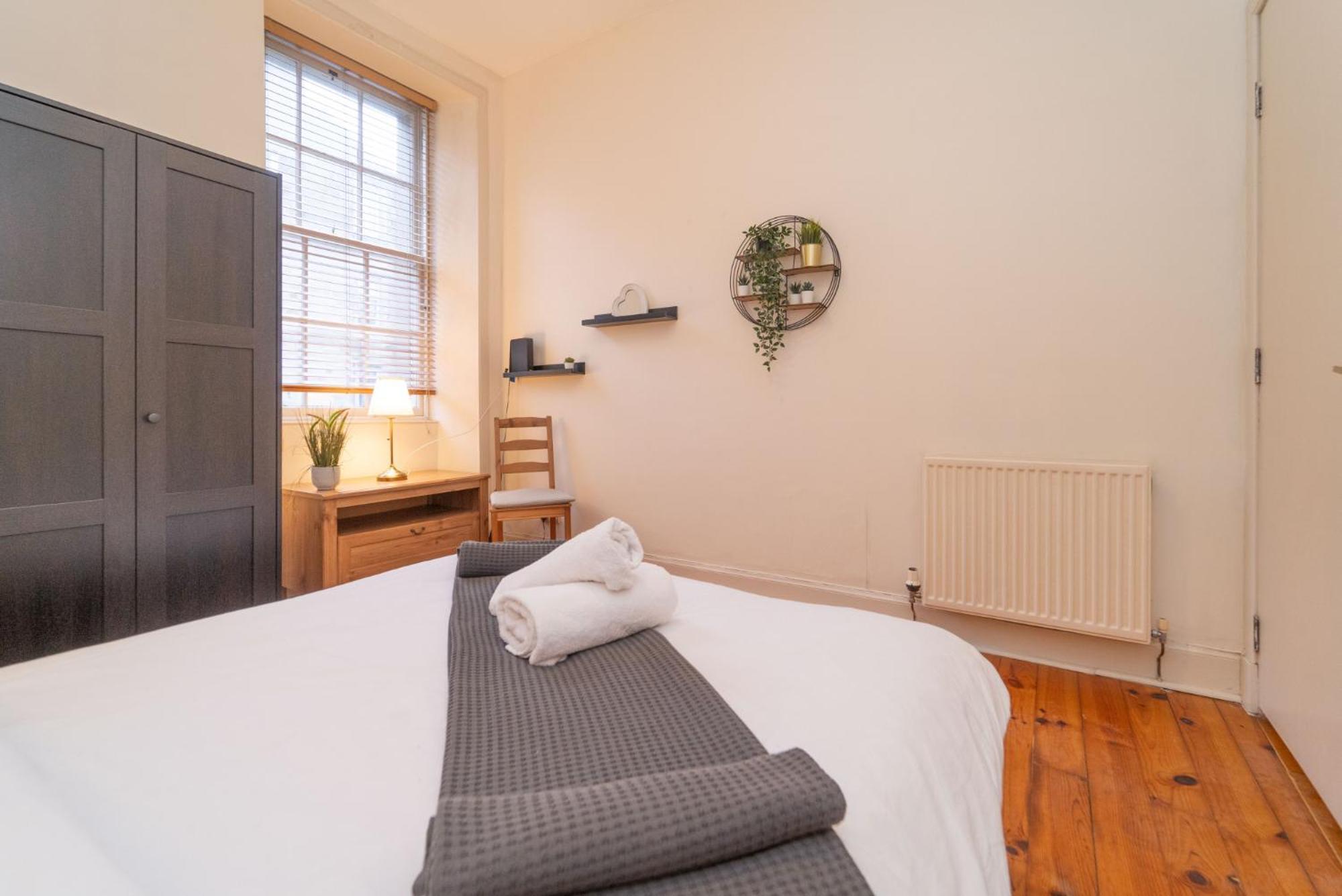 Large City Corner Apartment Edimburgo Exterior foto