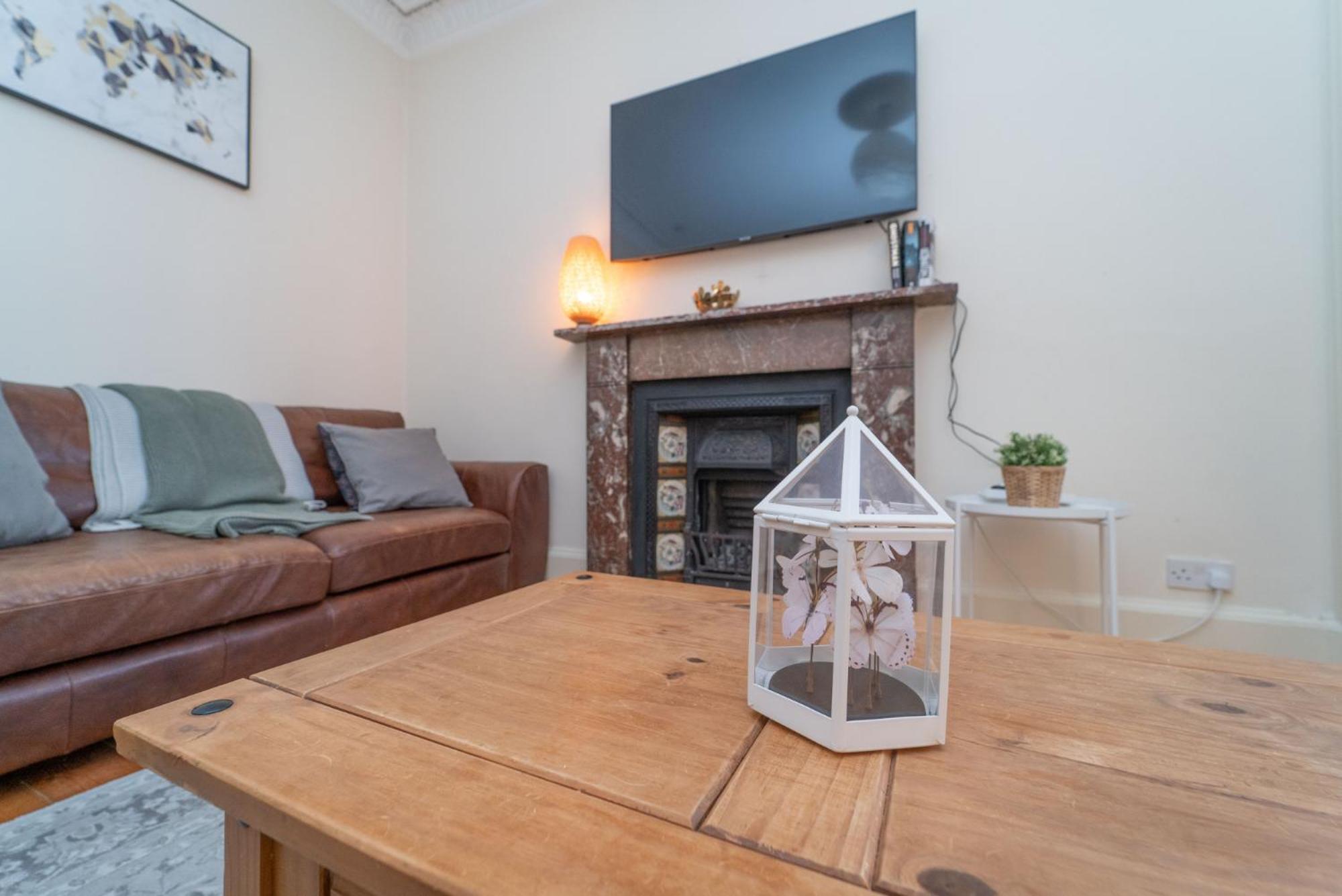 Large City Corner Apartment Edimburgo Exterior foto