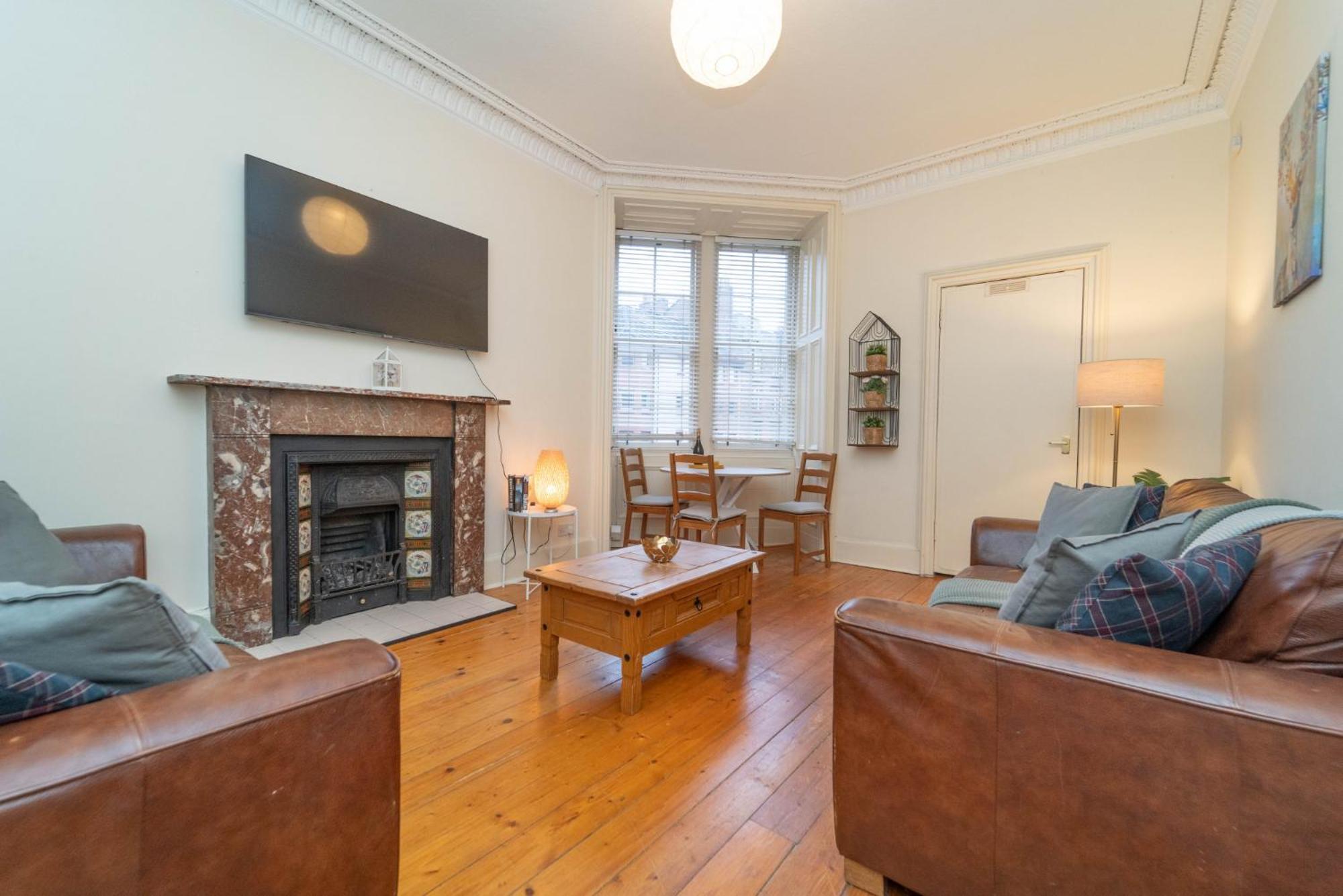 Large City Corner Apartment Edimburgo Exterior foto